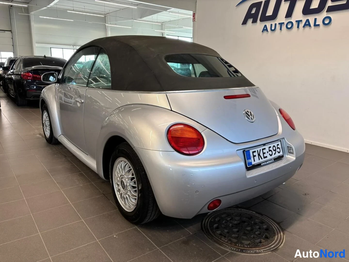 Hopea Volkswagen New Beetle Cabriolet 2004, takaviisto, kuva 7