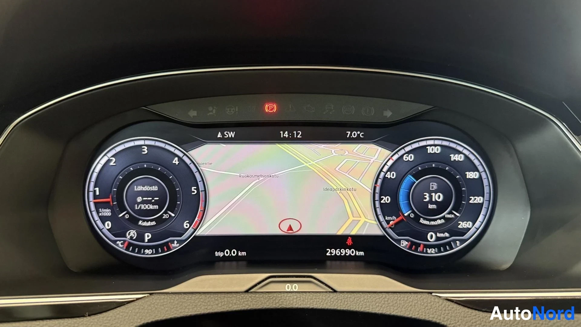 Valkoinen Volkswagen Passat Variant 2016, etuviisto, keula oikealle, kuva 6