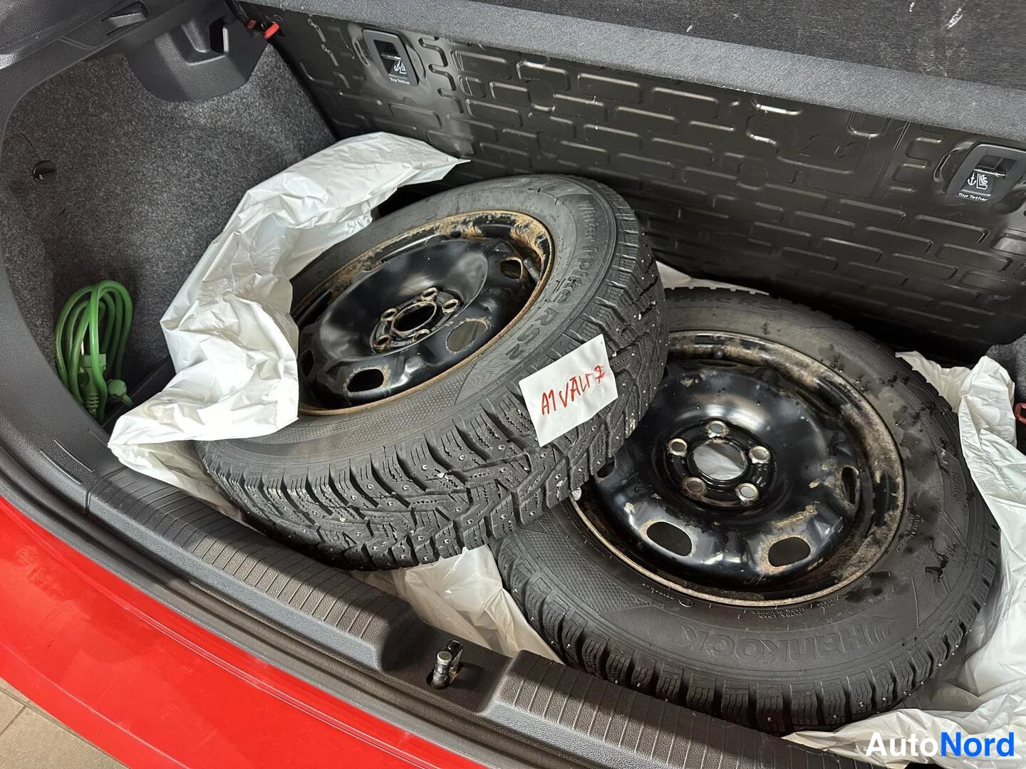 Punainen Volkswagen Polo 2018, kuva 10