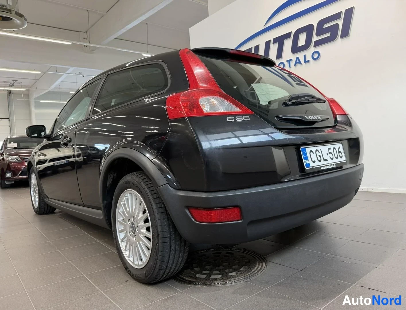 Musta Volvo C30 2007, takaviisto, kuva 4