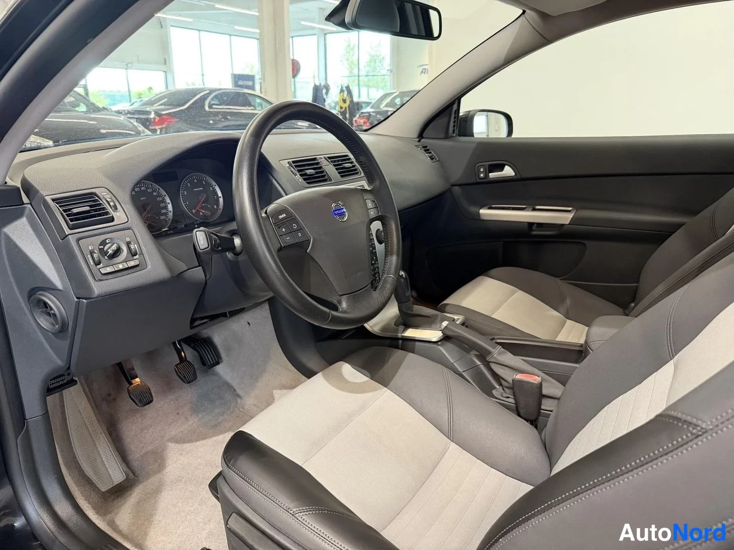Musta Volvo C30 2007, kuva 7