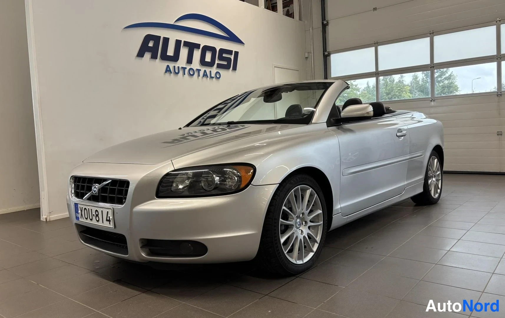 Hopea Volvo C70 2006, etuviisto, keula vasemmalle, kuva 2