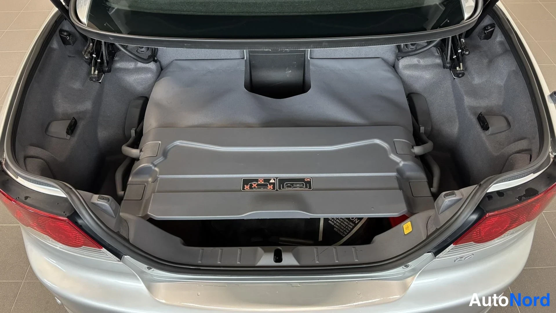 Hopea Volvo C70 2006, kuva 20