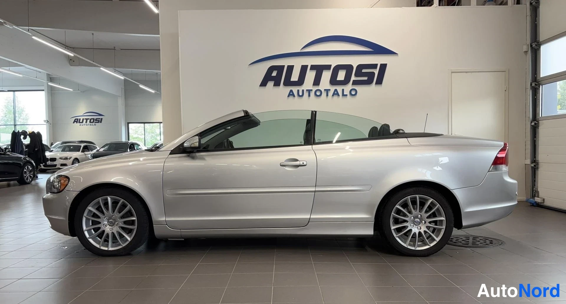 Hopea Volvo C70 2006, etuviisto, keula vasemmalle, kuva 4