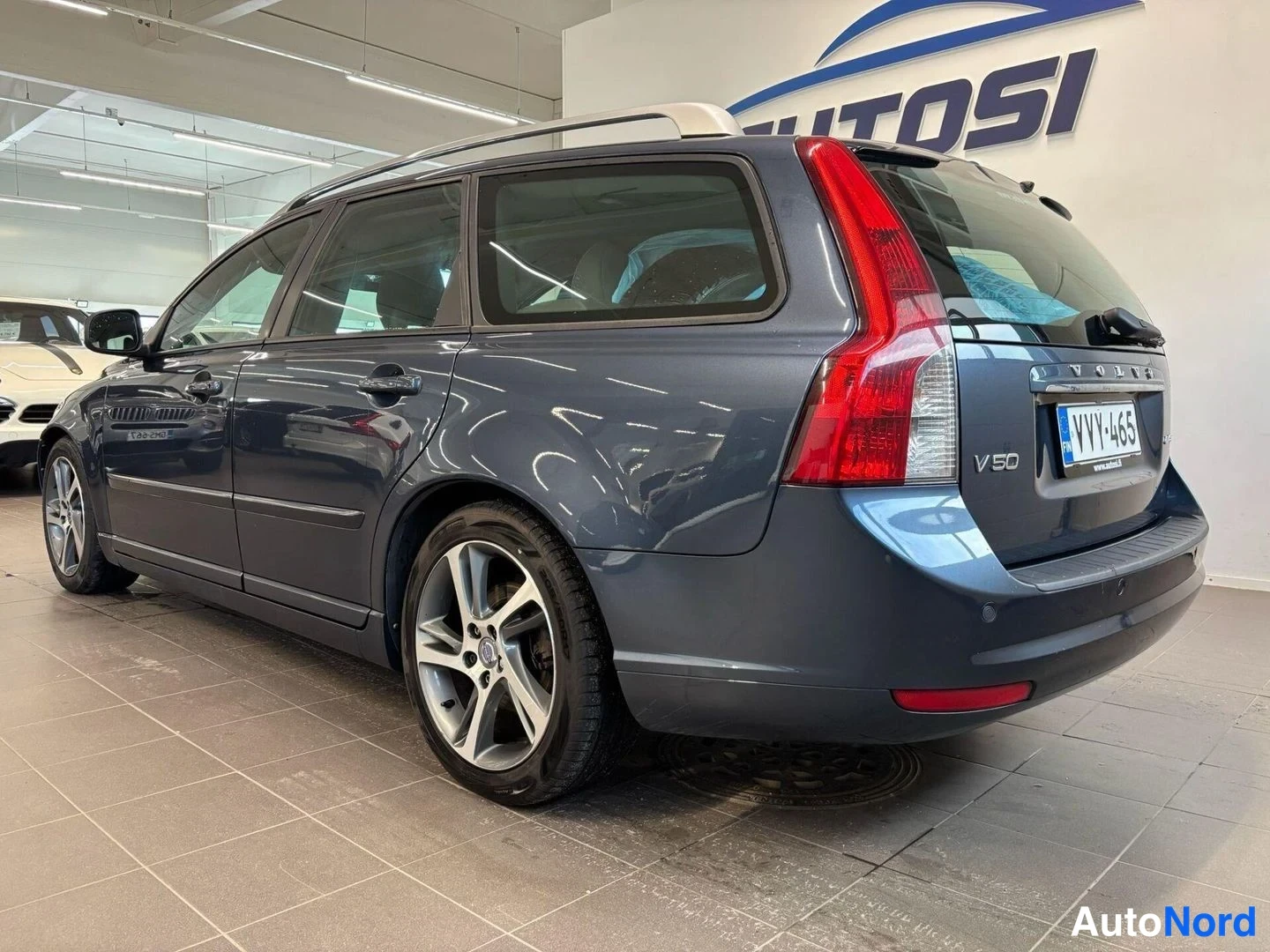 Sininen Volvo V50 2012, takaviisto, kuva 4