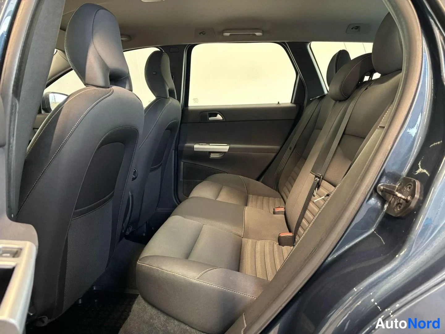 Sininen Volvo V50 2012, kuva 7
