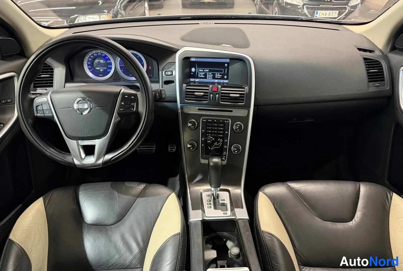 Hopea Volvo XC60 2012, kuva 14