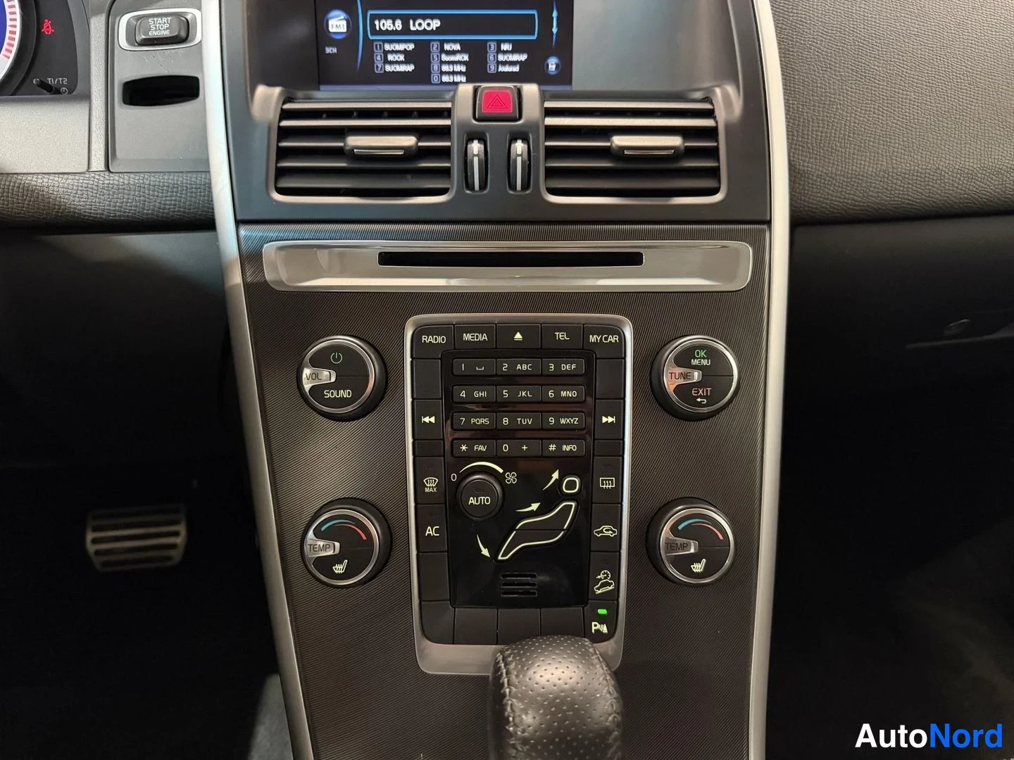 Hopea Volvo XC60 2012, kuva 18