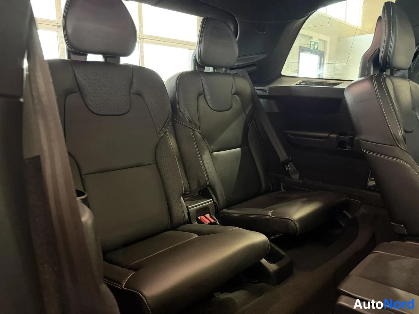 Musta Volvo XC90 2018, kuva 16