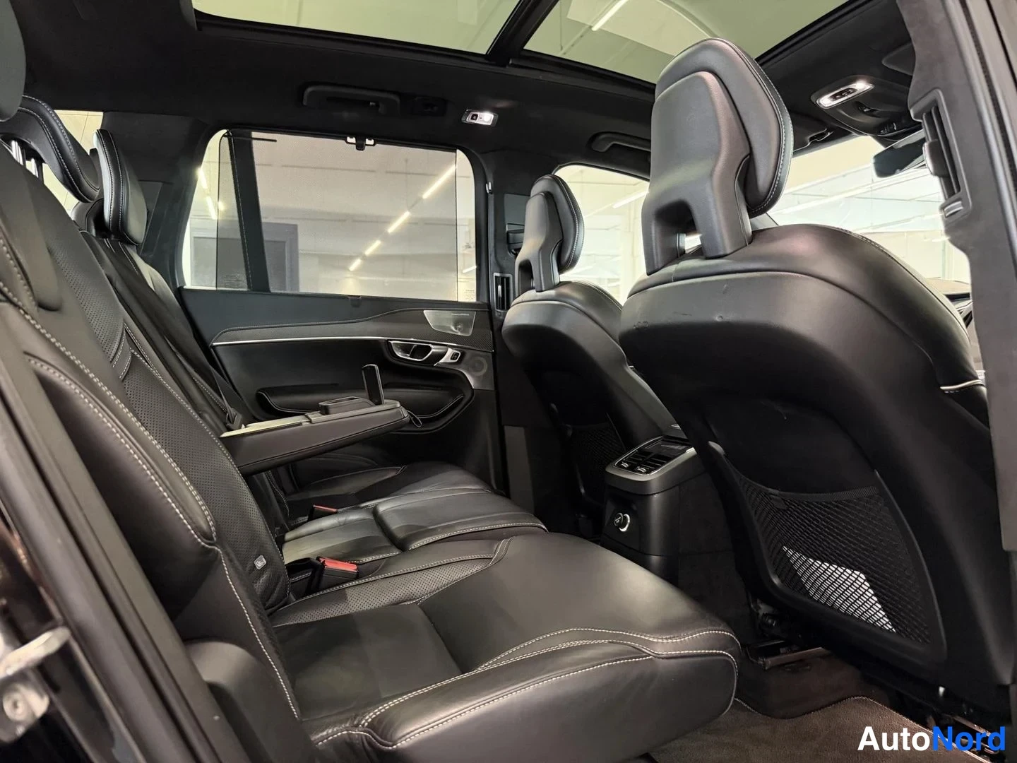 Musta Volvo XC90 2018, kuva 17