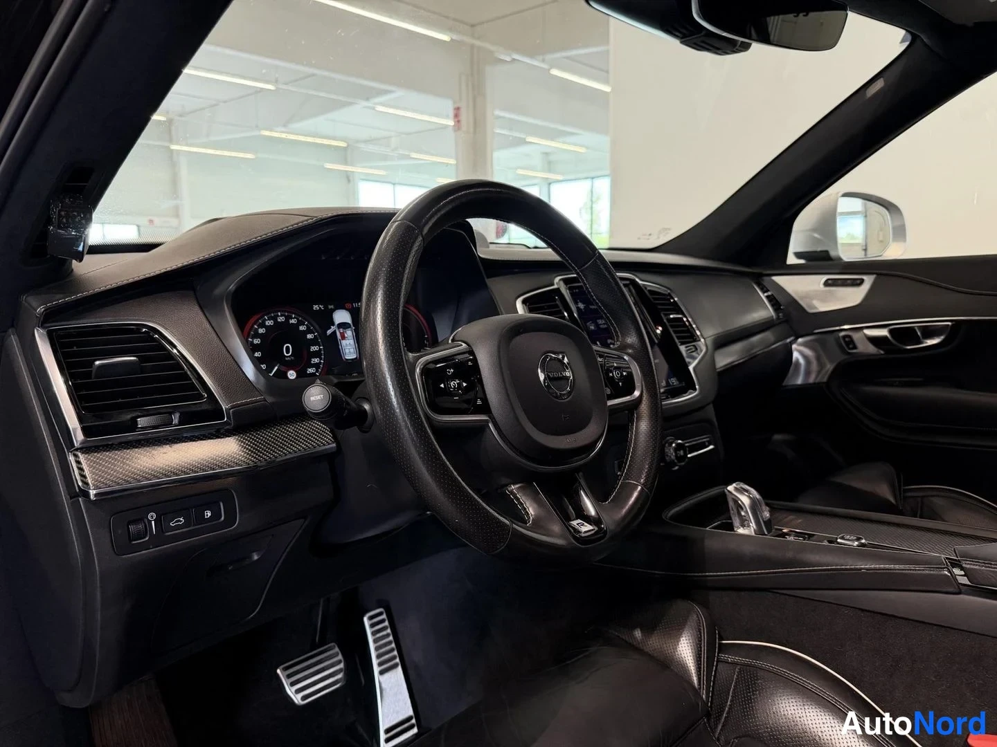 Musta Volvo XC90 2018, kuva 20