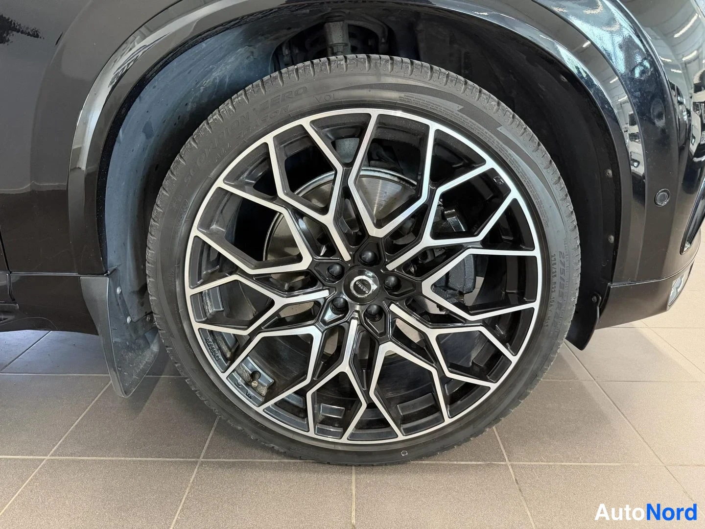 Musta Volvo XC90 2018, kuva 29