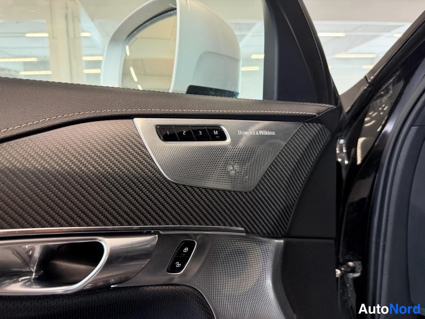 Musta Volvo XC90 2018, kuva 8