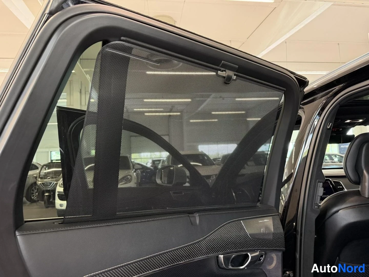 Musta Volvo XC90 2018, kuva 10