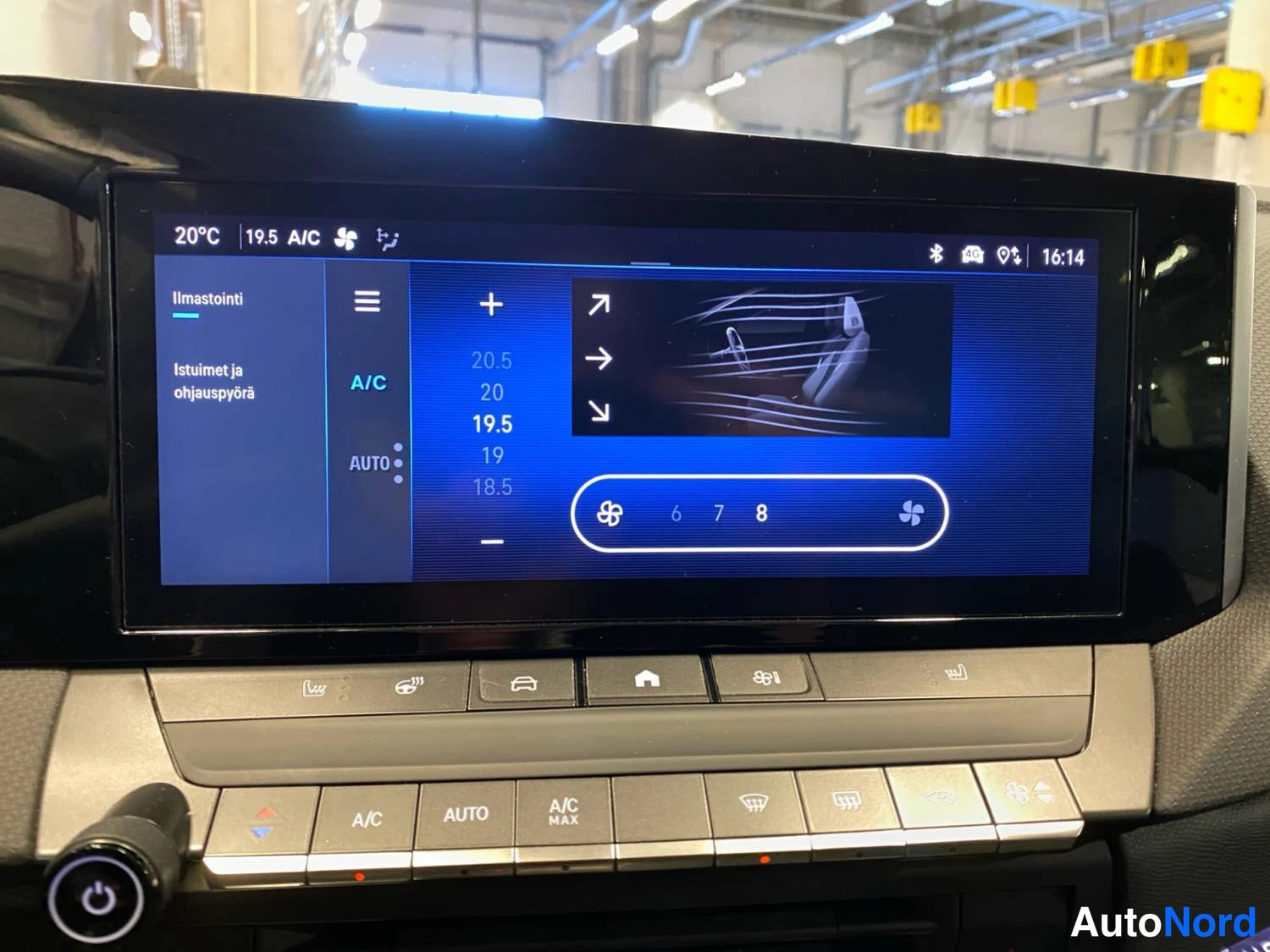 Harmaa Opel Astra Sports Tourer 2024, kuva 22