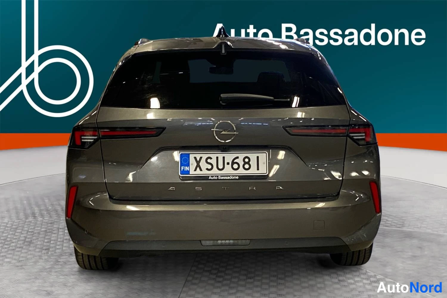 Harmaa Opel Astra Sports Tourer 2024, takaa, kuva 8