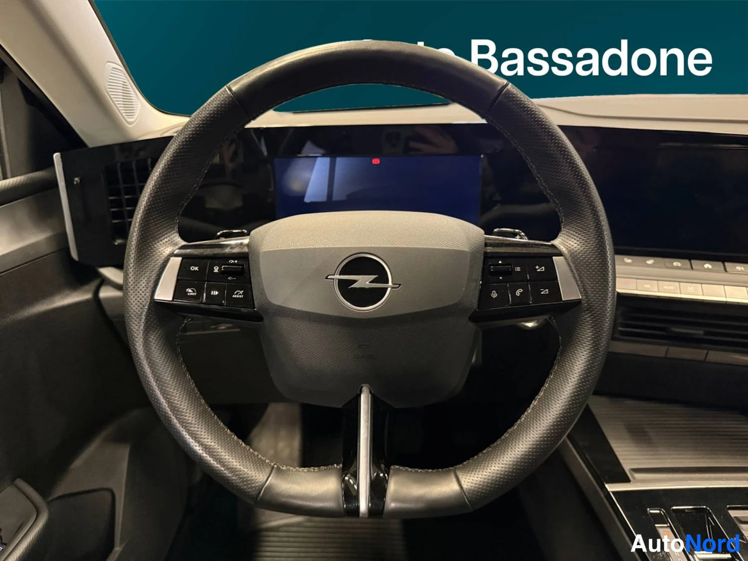Harmaa Opel Astra Sports Tourer 2024, kuva 13