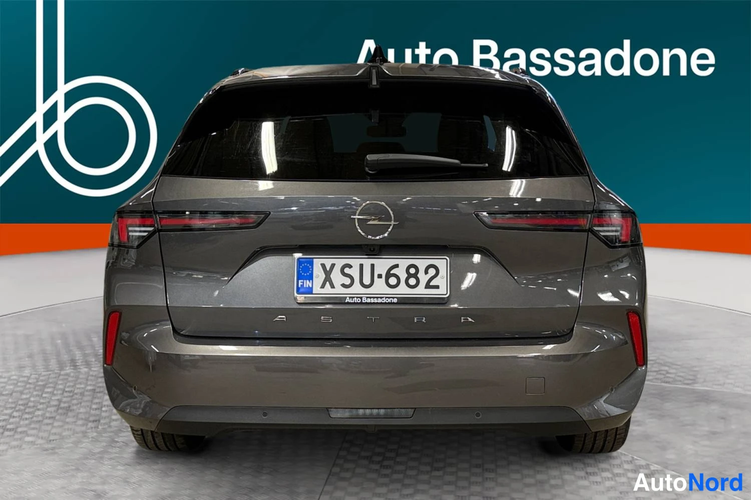 Harmaa Opel Astra Sports Tourer 2024, takaa, kuva 8