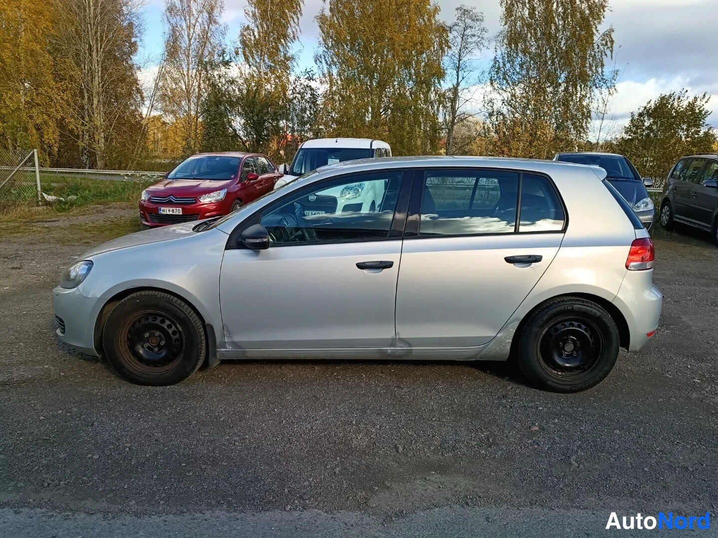 Hopea Volkswagen Golf 2009, sivulta, kuva 2