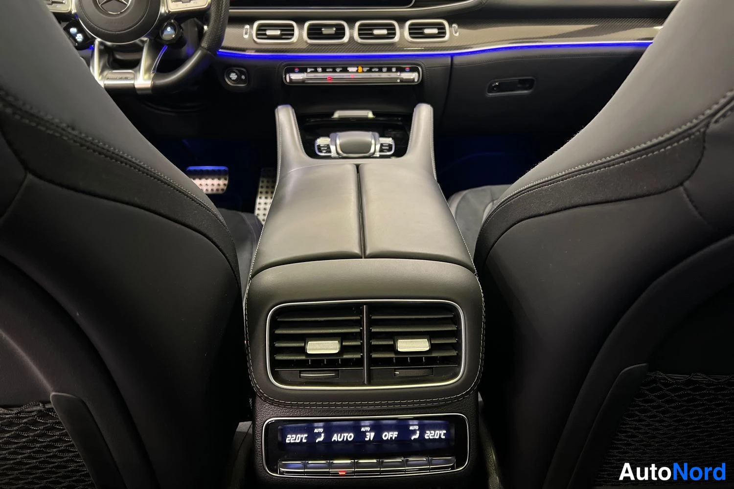 Valkoinen Mercedes-Benz GLE 63 S 2022, yksityiskohta, kuva 14