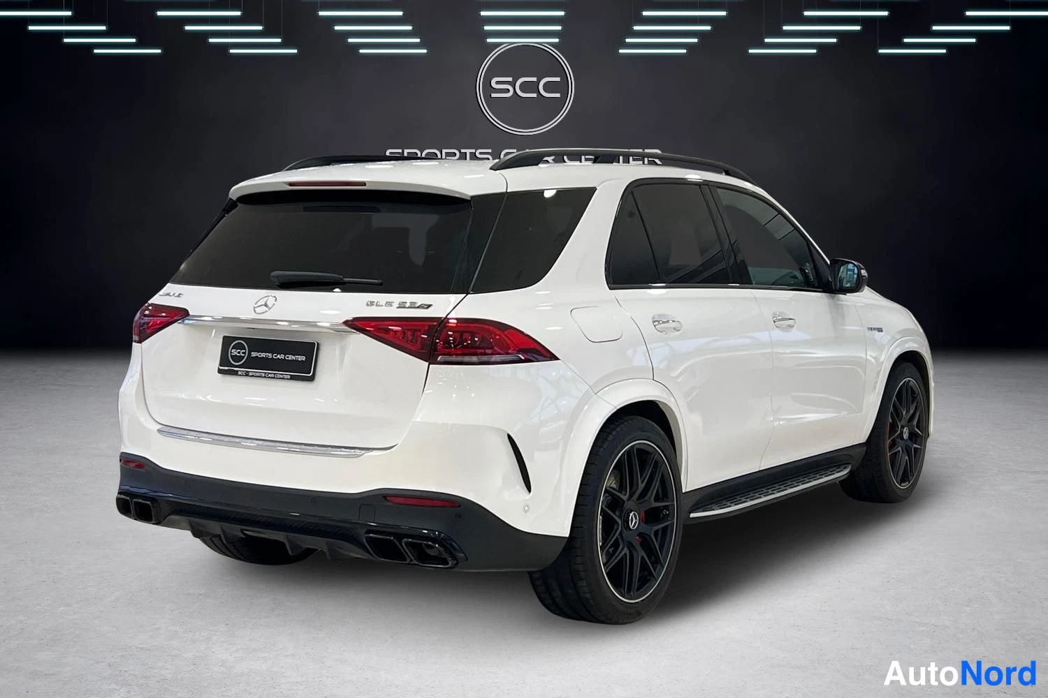 Valkoinen Mercedes-Benz GLE 63 S 2022, takaviisto, kuva 4