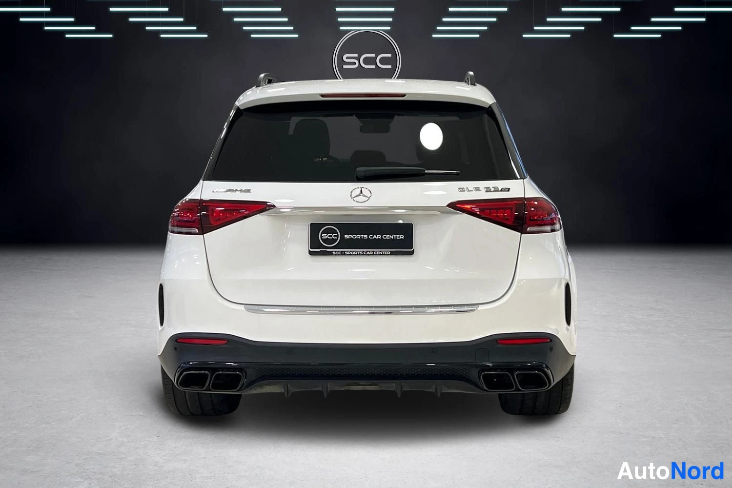 Valkoinen Mercedes-Benz GLE 63 S 2022, takaa, kuva 5