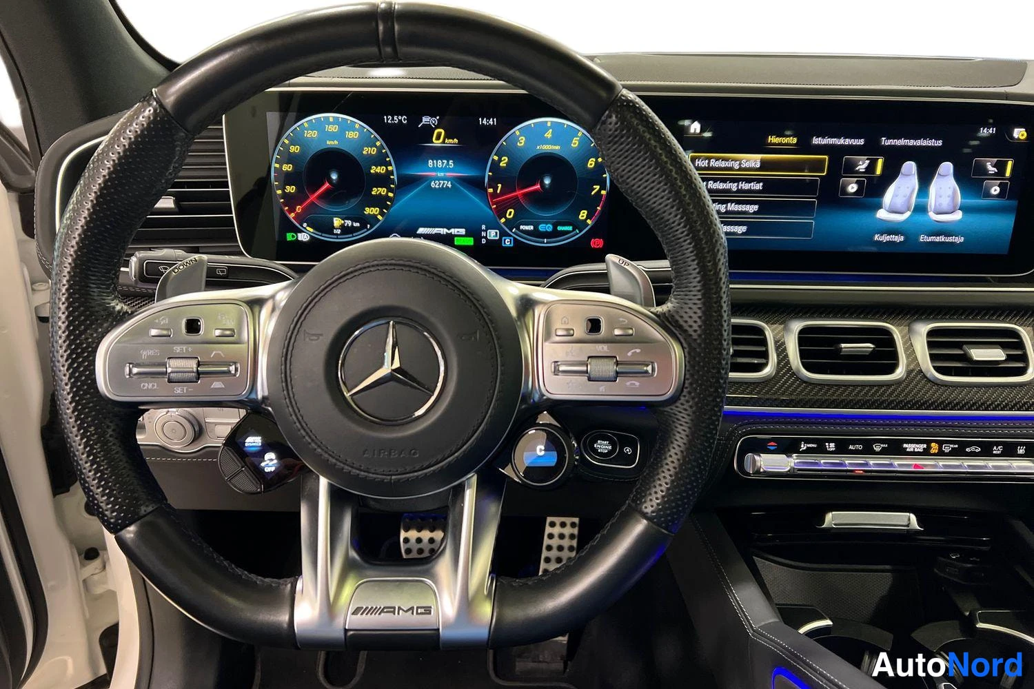 Valkoinen Mercedes-Benz GLE 63 S 2022, ohjaamo, kuva 7