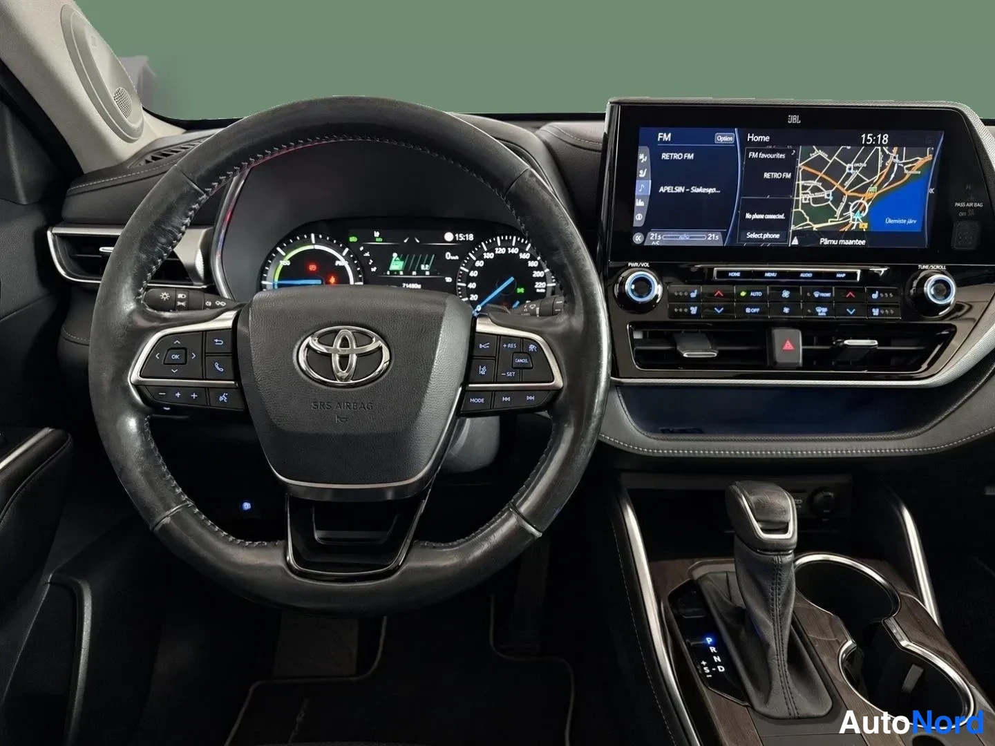 Musta Toyota Highlander 2021, ohjaamo, kuva 8