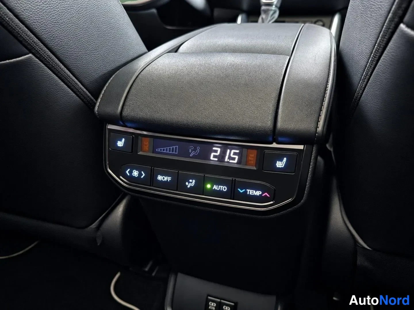 Musta Toyota Highlander 2021, yksityiskohta, kuva 17