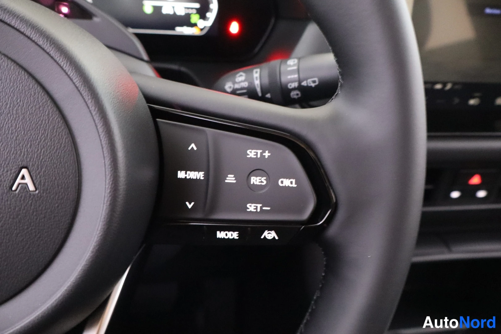 Valkoinen Mazda CX-5 2026, yksityiskohta, kuva 16