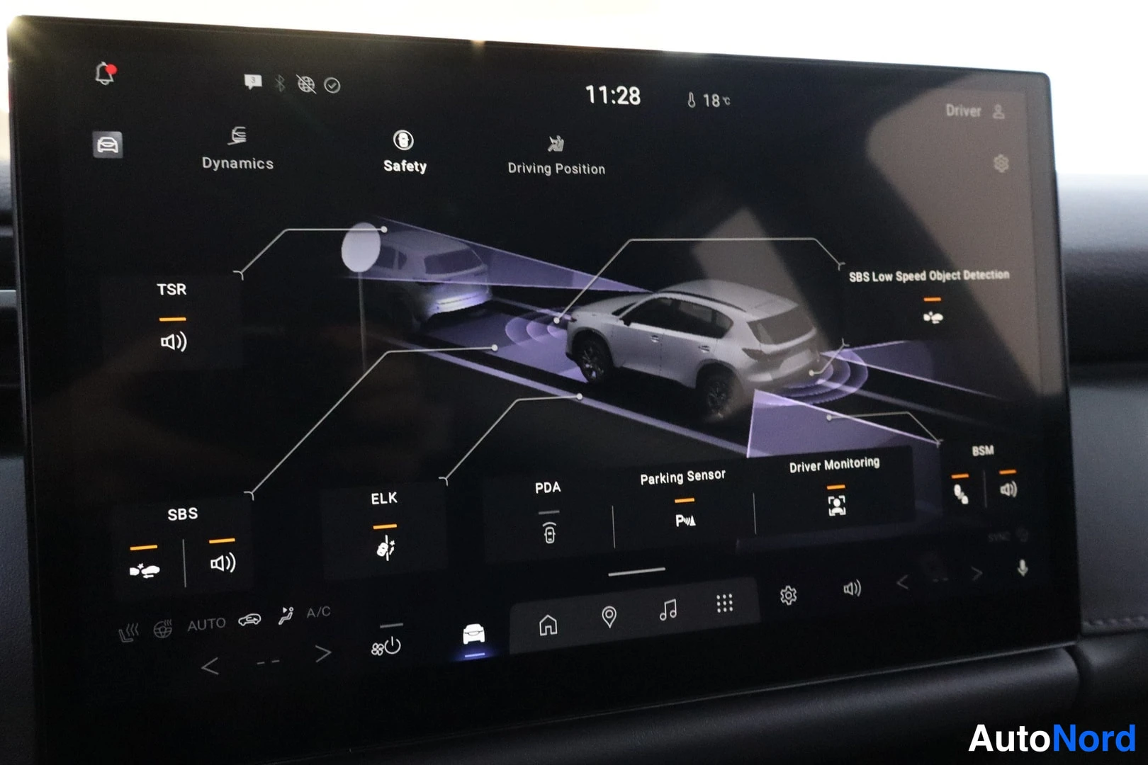 Valkoinen Mazda CX-5 2026, yksityiskohta, kuva 21