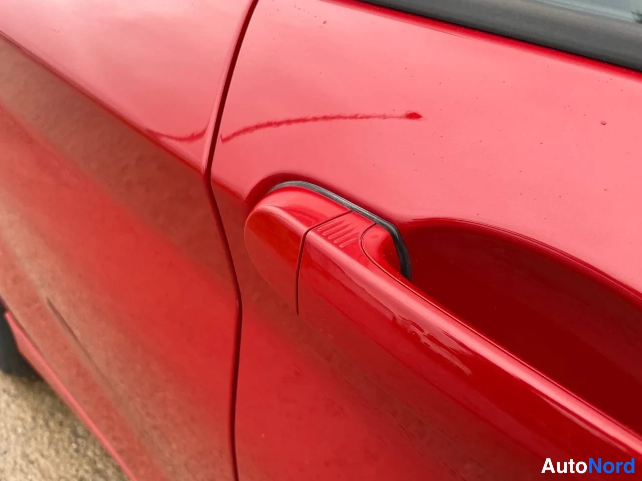 Punainen BMW 118i 2018, yksityiskohta, kuva 18