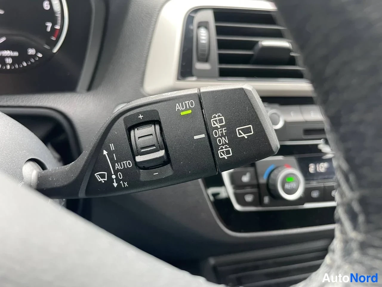 Punainen BMW 118i 2018, yksityiskohta, kuva 23