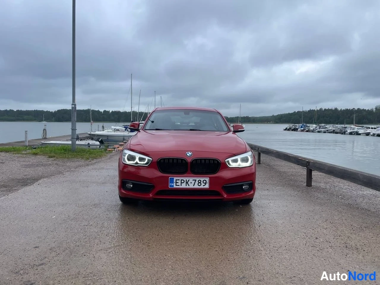 Punainen BMW 118i 2018, edestä, kuva 8