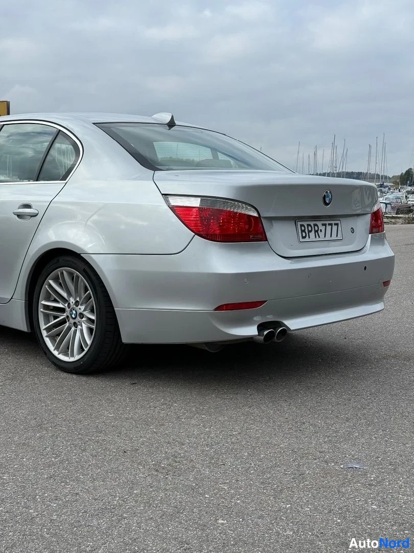 Hopea BMW 545i 2004, takaviisto, kuva 12