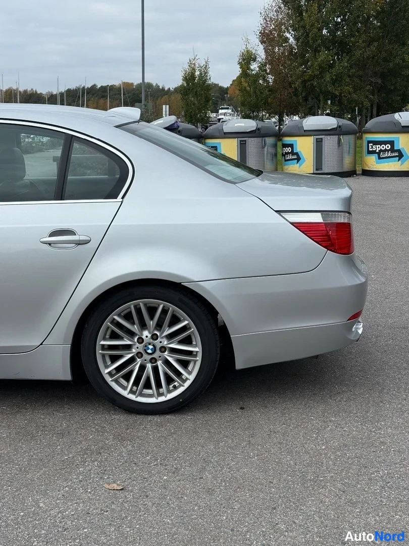 Hopea BMW 545i 2004, takaviisto, kuva 13