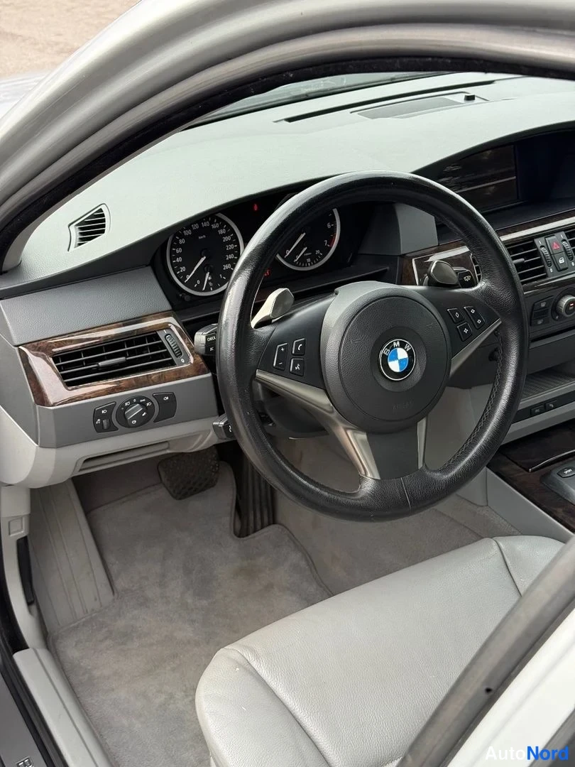 Hopea BMW 545i 2004, ohjaamo, kuva 21
