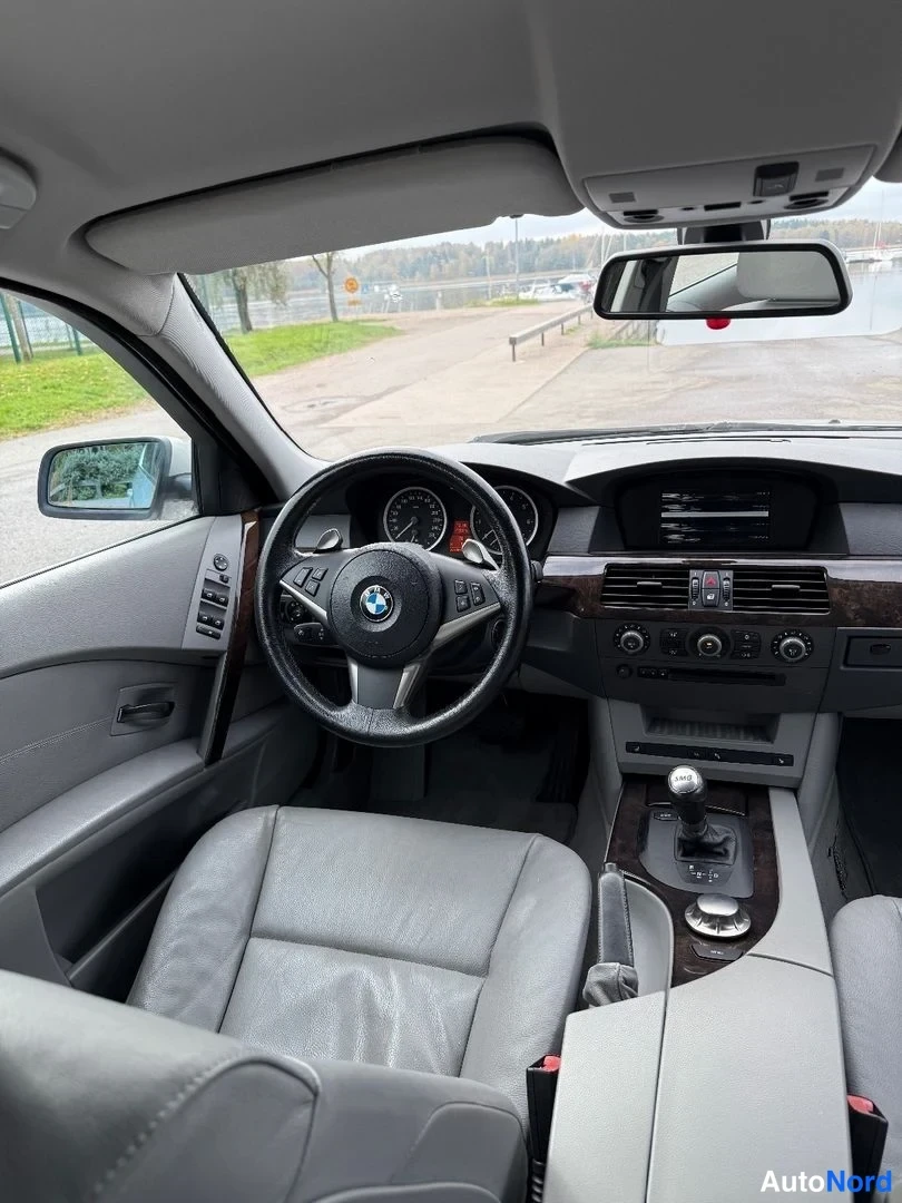 Hopea BMW 545i 2004, ohjaamo, kuva 17