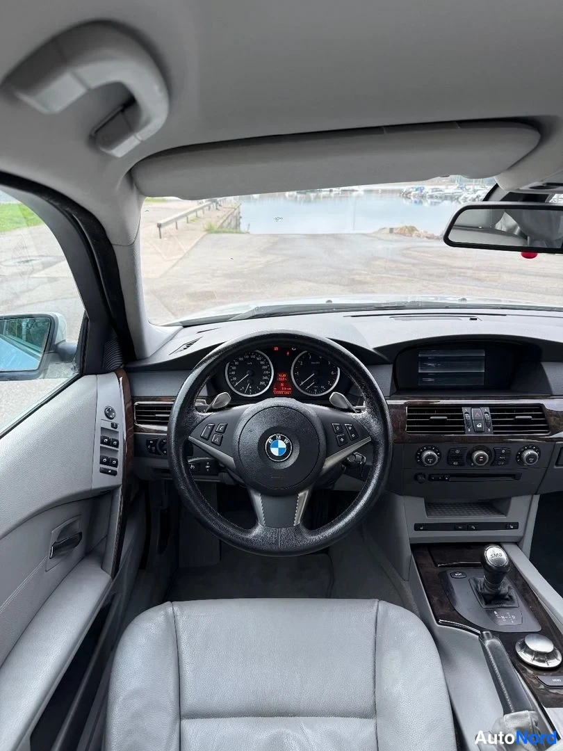 Hopea BMW 545i 2004, ohjaamo, kuva 18