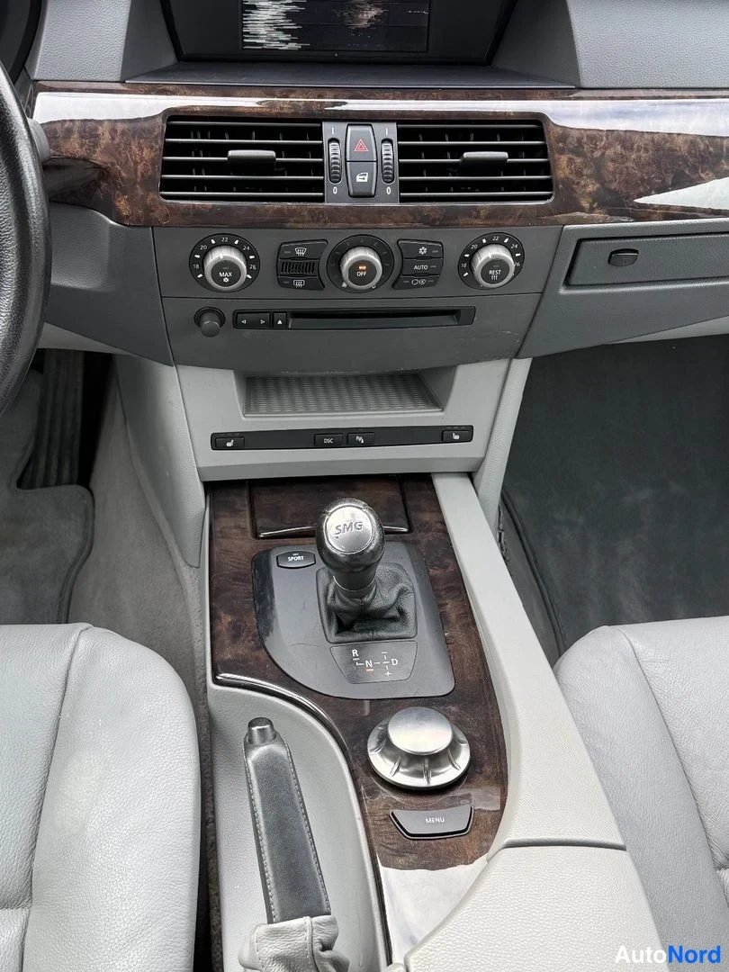 Hopea BMW 545i 2004, ohjaamo, kuva 22