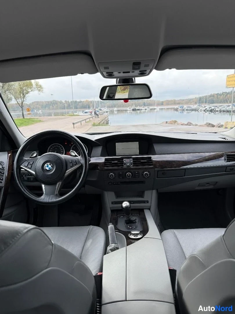 Hopea BMW 545i 2004, ohjaamo, kuva 19