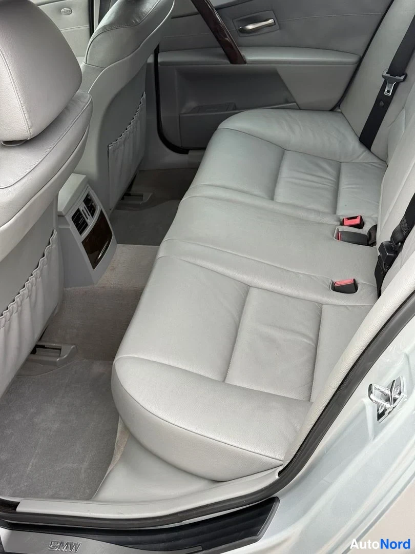 Hopea BMW 545i 2004, takaistuimet, kuva 26