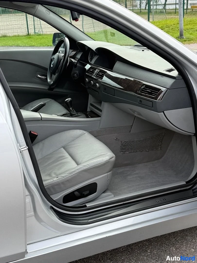 Hopea BMW 545i 2004, etuistuimet, kuva 23