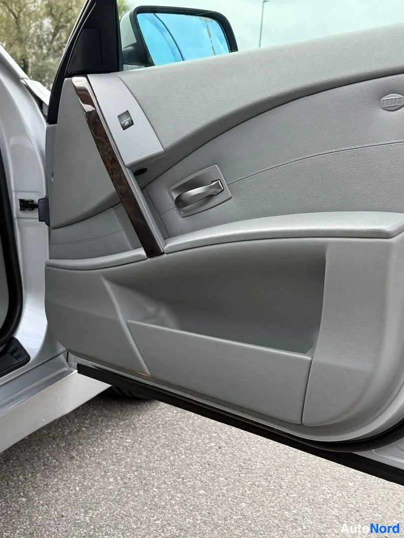 Hopea BMW 545i 2004, yksityiskohta, kuva 29