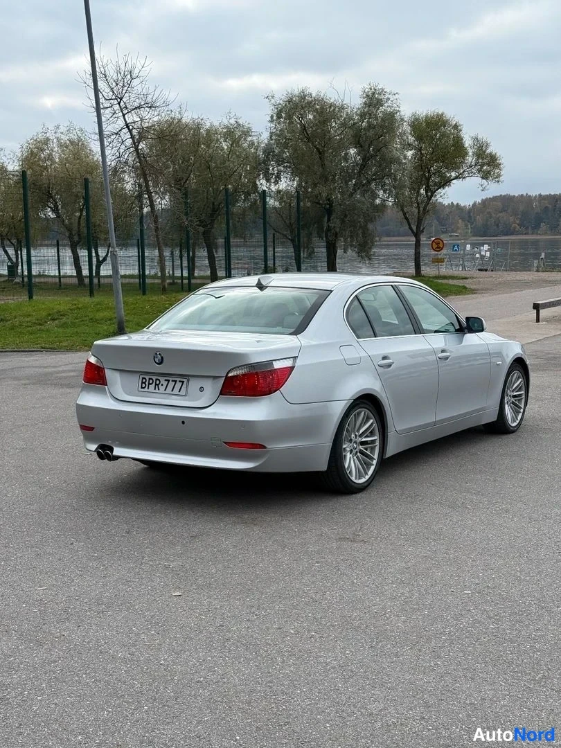 Hopea BMW 545i 2004, takaviisto, kuva 8