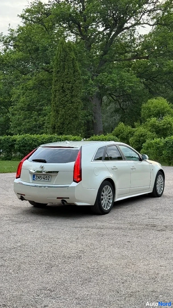 Valkoinen Cadillac CTS 2010, takaviisto, kuva 11