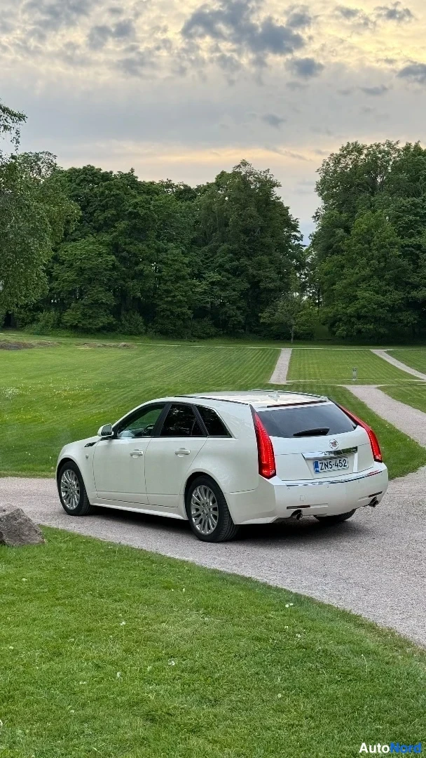Valkoinen Cadillac CTS 2010, takaviisto, kuva 8