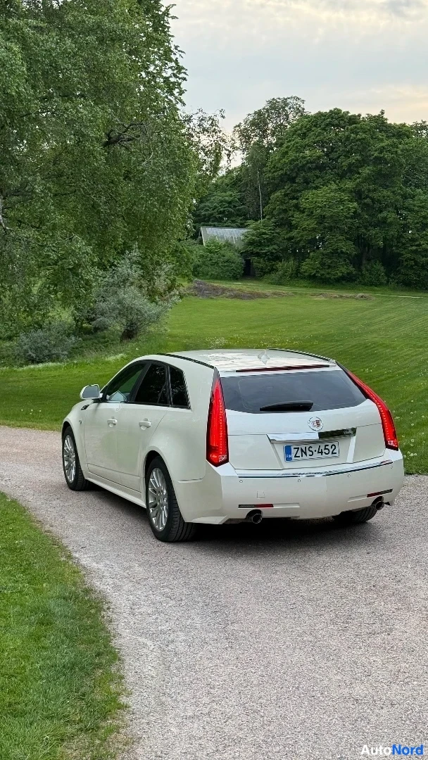 Valkoinen Cadillac CTS 2010, takaa, kuva 15