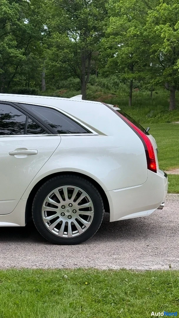 Valkoinen Cadillac CTS 2010, takaviisto, kuva 13