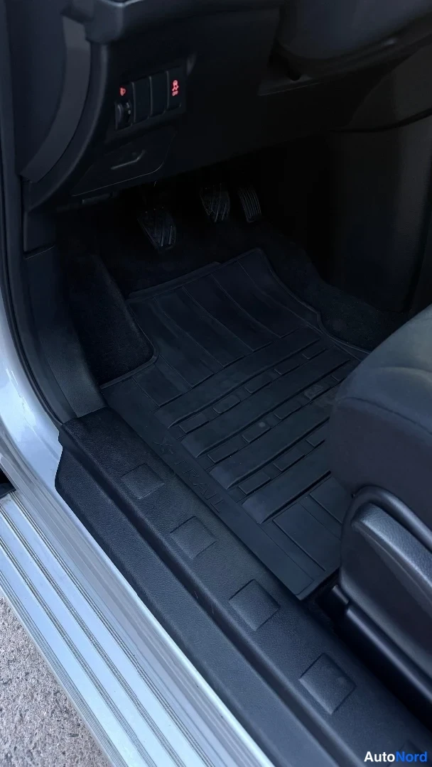 Hopea Nissan X-Trail 2013, ohjaamo, kuva 16